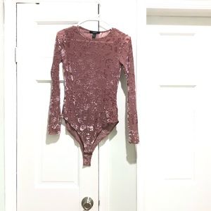 Forever 21 bodysuit shirt, mauve velvet. Size S